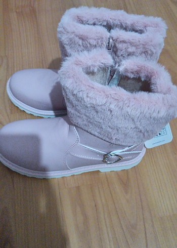 Pembe Kürklü Kız Botu - Görsel 2