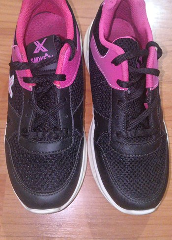 Pembe Detaylı Siyah Kadın Spor Ayakkabı - Görsel 2