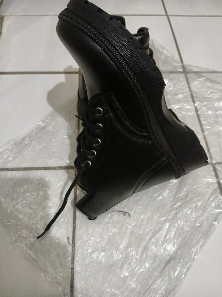 Kemer Detaylı siyah çocuk botu - Görsel 4