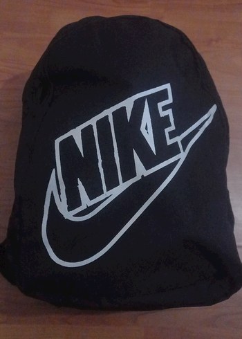 Nike Siyah Cizgi Detayli Okul Cantasi