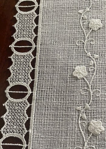 İşlemeli 3 adet kırık beyaz Fransız Güpür sehpa örtüsü - Görsel 5