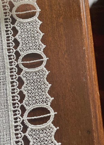 İşlemeli 3 adet kırık beyaz Fransız Güpür sehpa örtüsü - Görsel 4