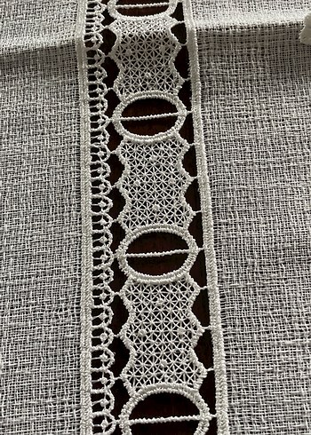 İşlemeli 3 adet kırık beyaz Fransız Güpür sehpa örtüsü - Görsel 3