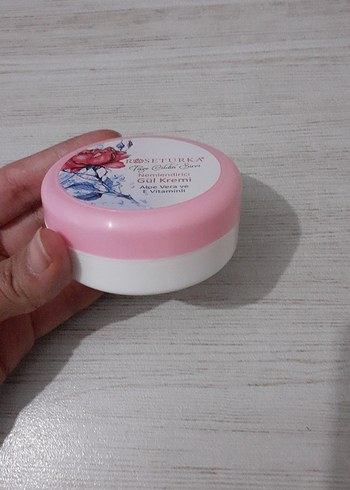 Roseturka Nemlendirici Gül Kremi Aloe Vera ve E Vitamini - Görsel 4