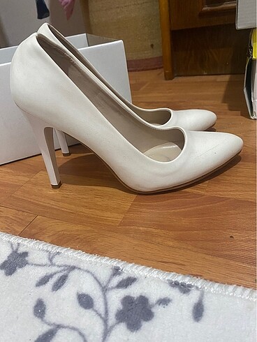 37 Beden beyaz Renk Stiletto