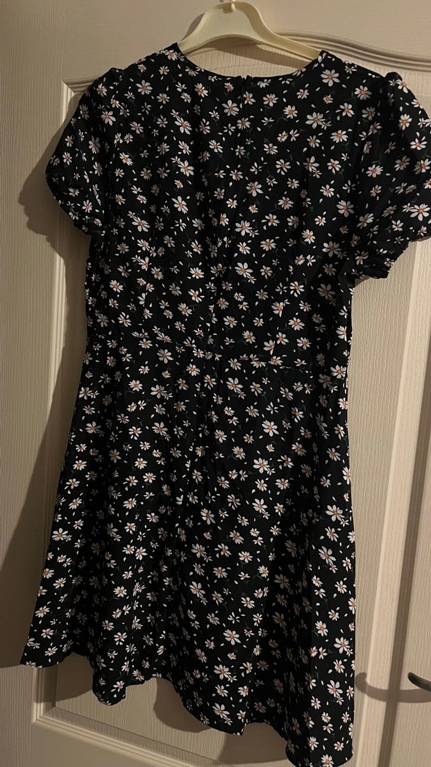 Düğmeli Siyah Çiçekli Midi Elbise - Görsel 3