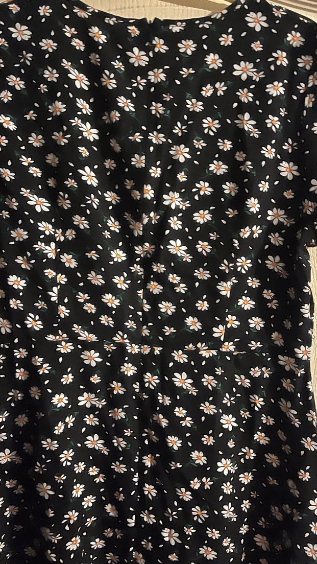 Düğmeli Siyah Çiçekli Midi Elbise - Görsel 2