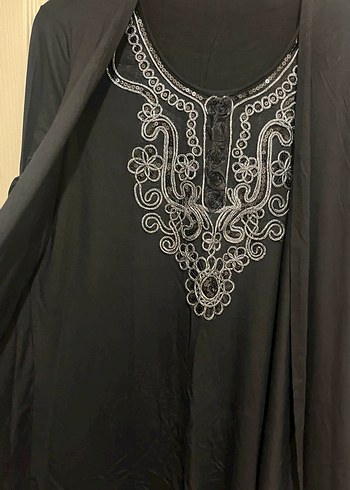 Siyah İşlemeli Zincir Detaylı Uzun Bluz - Görsel 2
