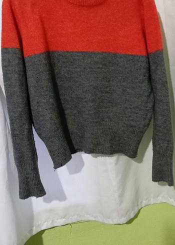 Gri ve turuncu renkli kadın yün kazak - Görsel 3