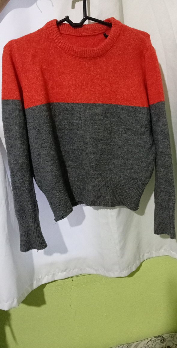 Gri ve turuncu renkli kadın yün kazak - Görsel 2