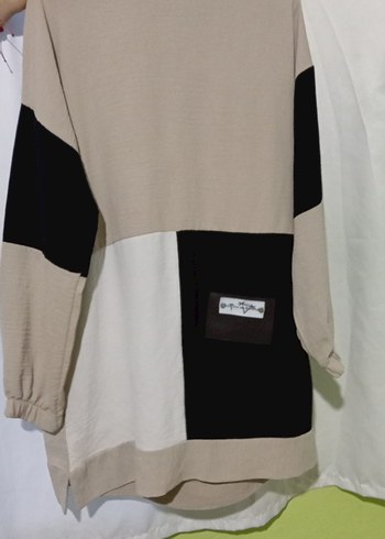 Düğmeli Bej Siyah Desenli Kısa Sweatshirt - Görsel 5