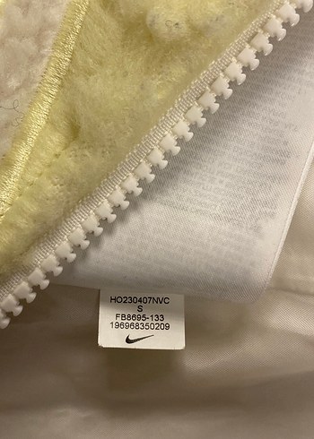 Kızlar için Beyaz Kapüşonlu Peluş Nike ceket - Görsel 4
