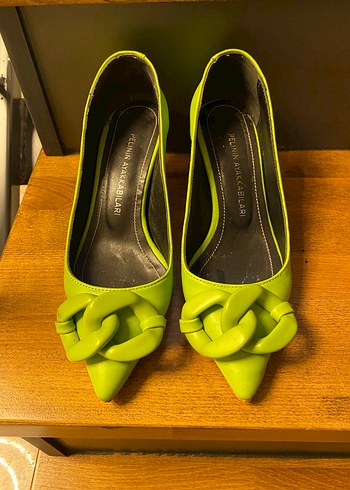 Pelinin Ayakkabıları 35