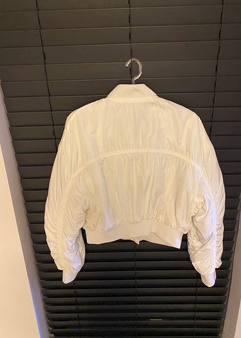 Beyaz Fermuarlı Ceket - BERSHKA - Görsel 2