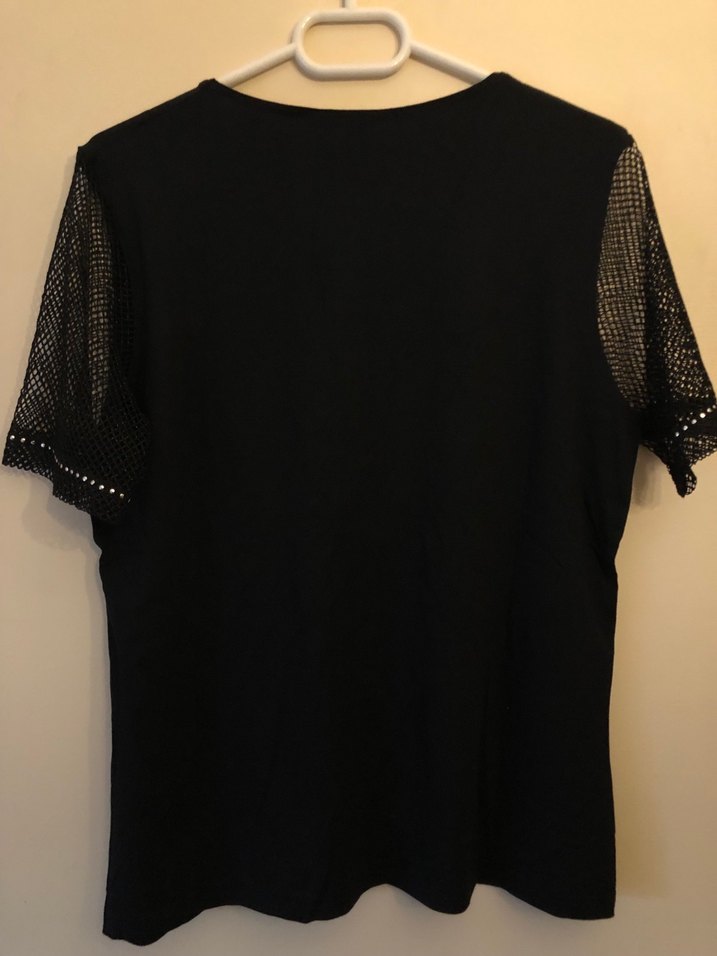 Siyah V Yaka Mini Bluz, Dantel Detaylı - Görsel 2