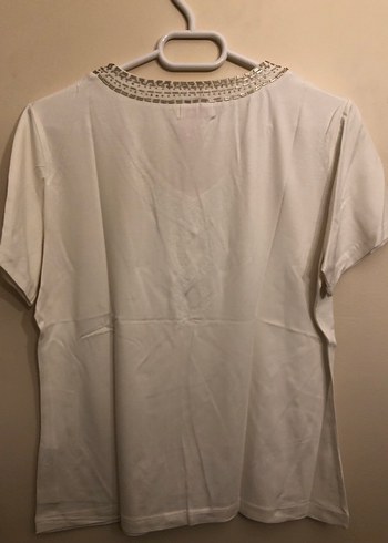 Kısa Kollu Boncuk Detaylı Nakışlı Beyaz Bluz - Görsel 2