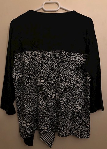 Drapeli Siyah Desenli Uzun Kollu Bluz - Görsel 2