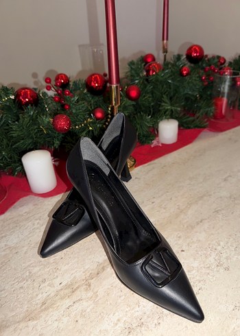 Klasik Siyah Tokalı Stiletto - Görsel 4