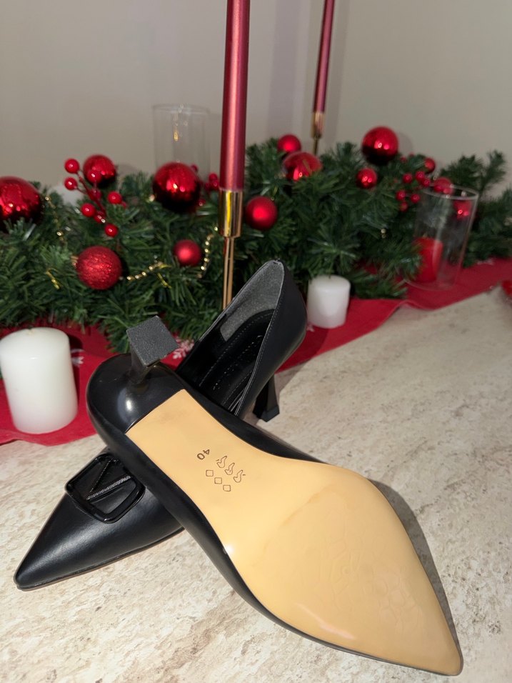 Klasik Siyah Tokalı Stiletto - Görsel 3