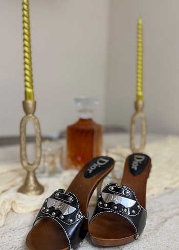 Dior Siyah Deri Yılan Desenli Tokalı Topuklu Terlik - Görsel 3