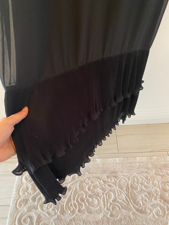 Siyah Uzun Kollu Fırfırlı Uzun Elbise - Görsel 3