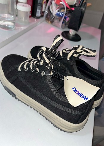 Lc Waıkıkj Siyah Gri Tabanlı Spor Ayakkabı - Görsel 3