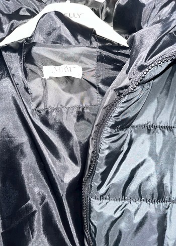 Siyah Düğmeli Kadın Kışlık Mont - Görsel 4