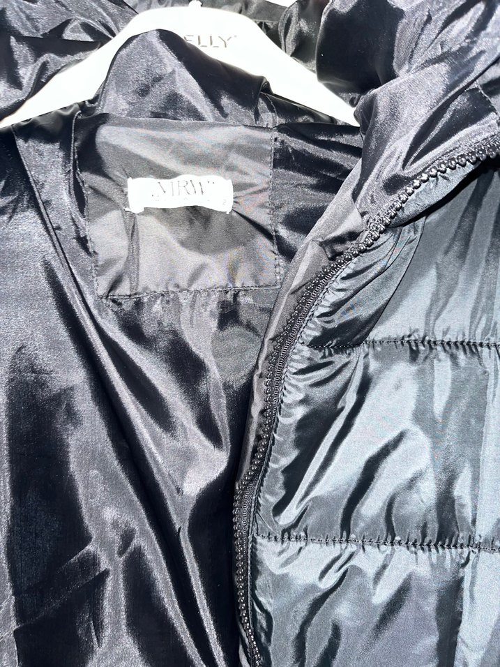 Siyah Düğmeli Kadın Kışlık Mont - Görsel 4