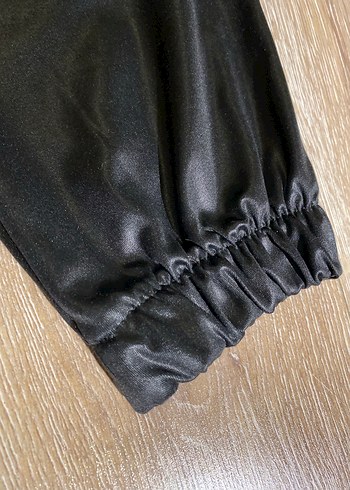 Siyah Parlak Deri Kadın Pantolon - Görsel 2