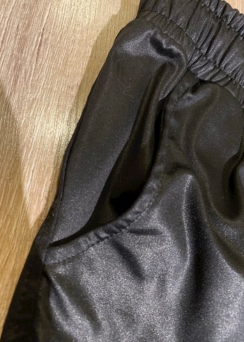 Siyah Parlak Deri Kadın Pantolon - Görsel 4