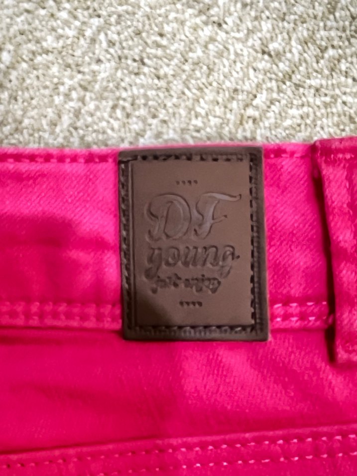 Düğmeli Pembe Kadın Şort - Görsel 3