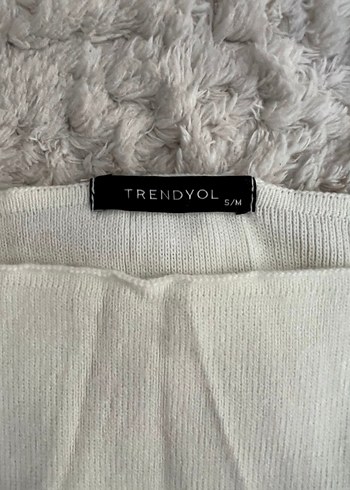 Trendyolmilla- Ekru Büzgü Detaylı Kare Yaka Triko Kazak - Görsel 2