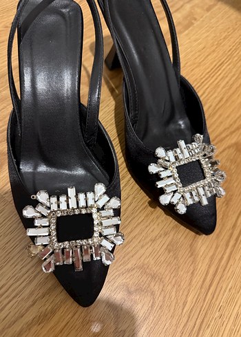 36 Beden Siyah Taşlı Tokalı Stiletto Kadın Ayakkabı