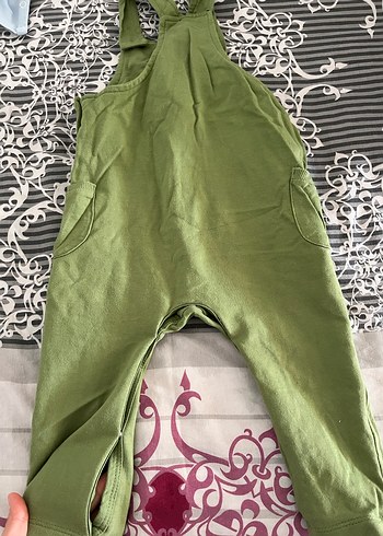 Erkek Çocuk Yeşil Düğmeli Tulum - Görsel 2