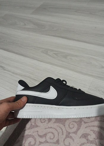 Beyaz Tabanlı Siyah Bağcıklı erkek Spor Ayakkabı - Görsel 3