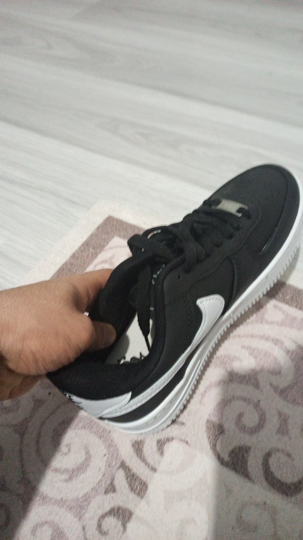 Beyaz Tabanlı Siyah Bağcıklı erkek Spor Ayakkabı - Görsel 2