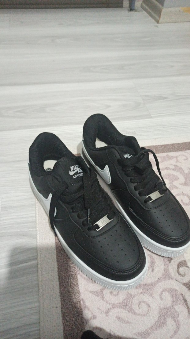 Beyaz Tabanlı Siyah Bağcıklı erkek Spor Ayakkabı - Görsel 4