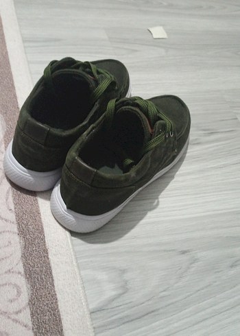 beyaz tabanli Yeşil Bağcıklı Erkek Spor Ayakkabı - Görsel 3