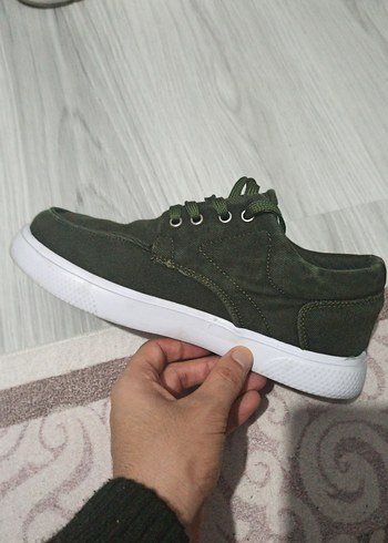 beyaz tabanli Yeşil Bağcıklı Erkek Spor Ayakkabı - Görsel 2