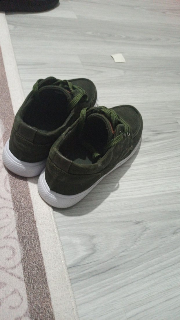 beyaz tabanli Yeşil Bağcıklı Erkek Spor Ayakkabı - Görsel 3