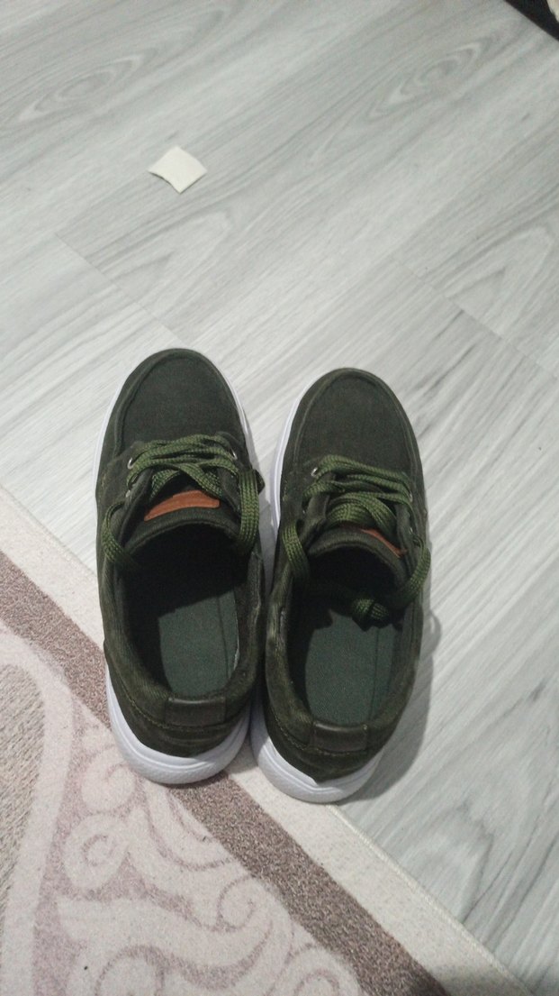 beyaz tabanli Yeşil Bağcıklı Erkek Spor Ayakkabı - Görsel 4