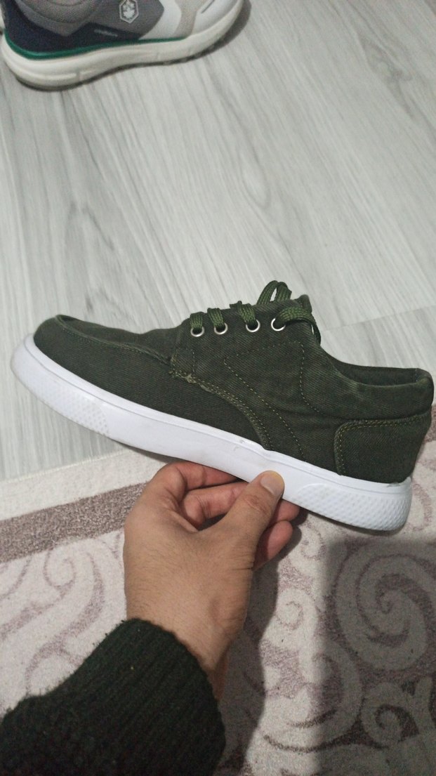 beyaz tabanli Yeşil Bağcıklı Erkek Spor Ayakkabı - Görsel 2