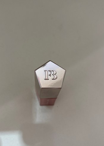 Fenty Beauty Parlak Dudak Parlatıcısı(Fu$$y rengi) - Görsel 2