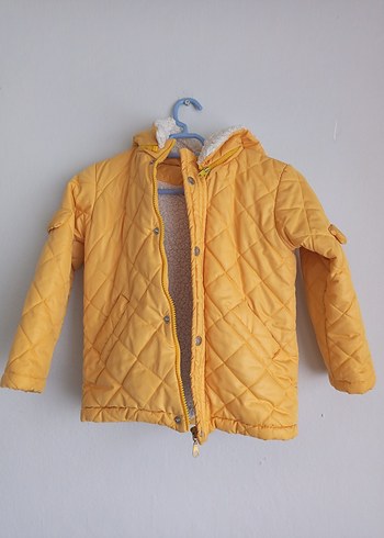 Sarı Kapüşonlu Düğmeli Erkek Çocuk Mont - Görsel 5