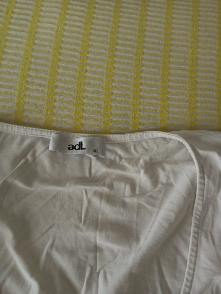 Beyaz Keten V Yaka Drapeli Hamile Bluz - Görsel 4