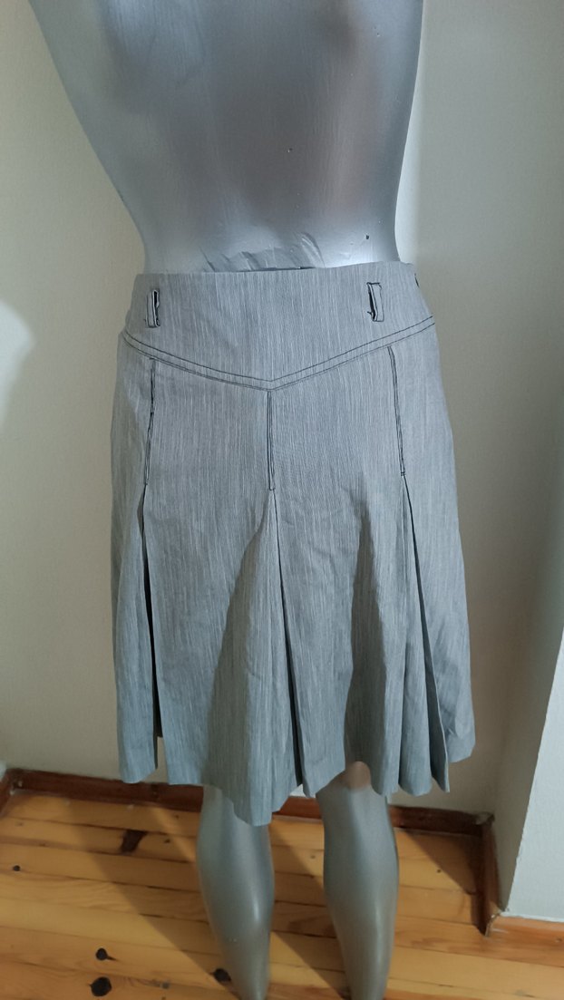 Gri  pileli etek - Görsel 3