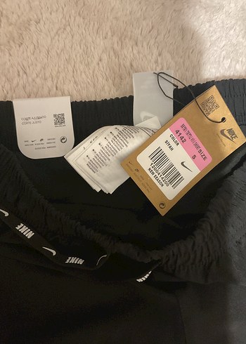 Siyah Nike Kadın Mini Spor Şort - Görsel 3