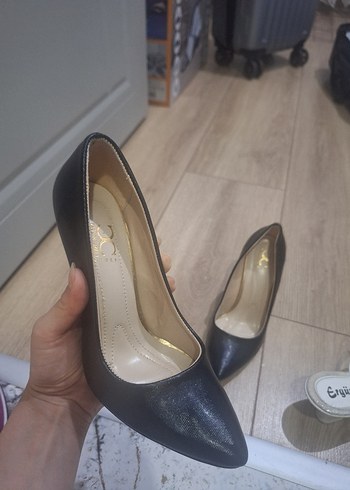 Siyah Parlak Stiletto Kadın Ayakkabı
