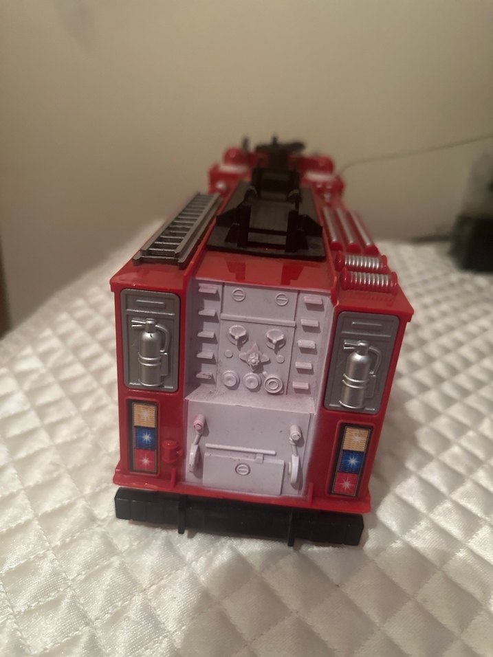 Kırmızı Oyuncak İtfaiye Aracı - Görsel 5