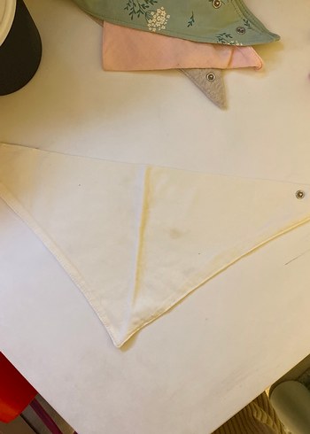 Nakışlı Çok Renkli Bebek Önlükleri - Görsel 5